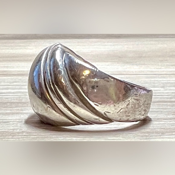 Vintage Designer Signed Kabana Sterling Silver Smooth Wave Dome Ring, Size 6.5 - Picture 3 of 11